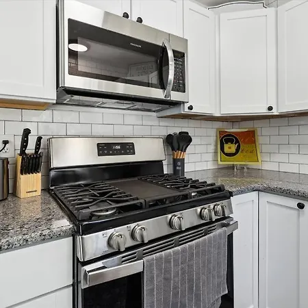 Pet-Friendly Large-Group Oasis Apartment